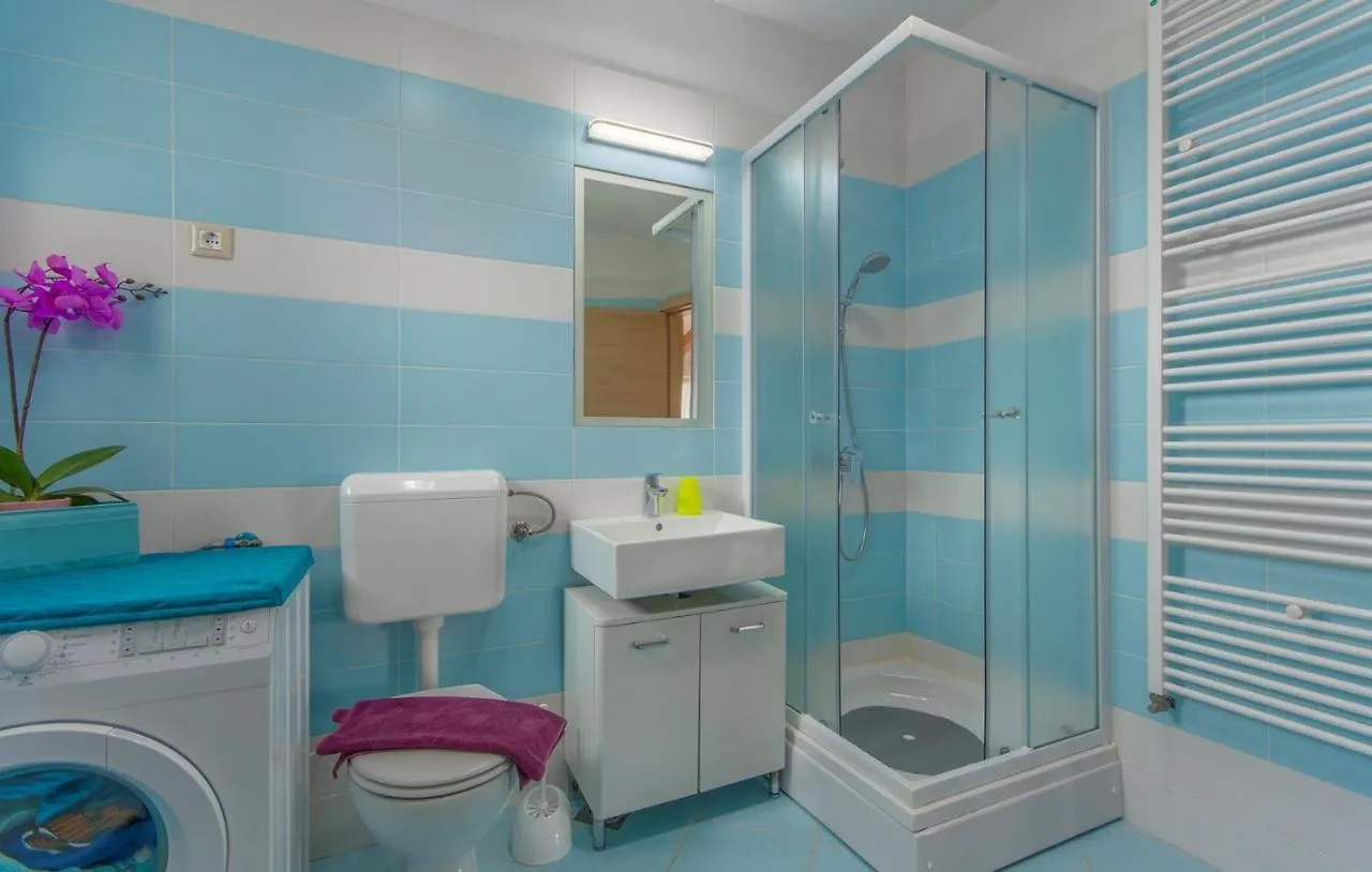 Modern Villa Di Rovigno With Pool, Hot Tub And Sea View Rovinjsko Selo