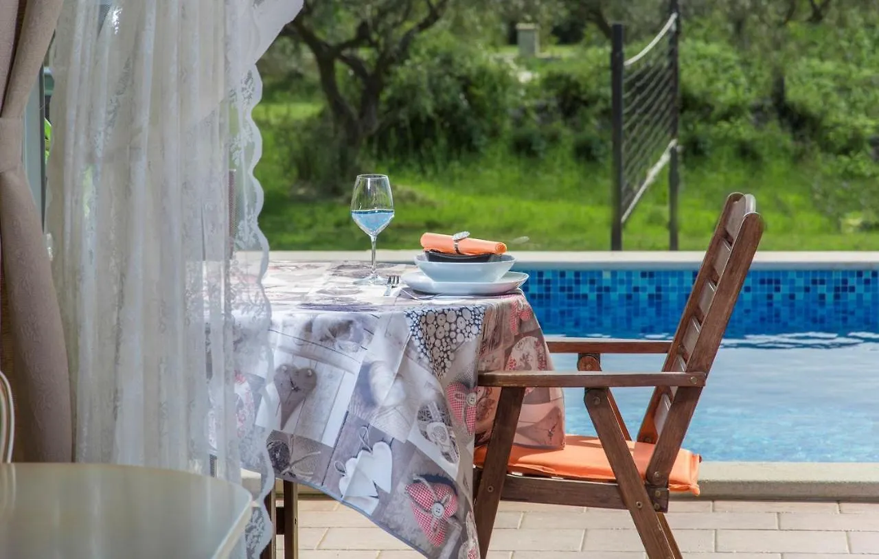 Modern Villa Di Rovigno With Pool, Hot Tub And Sea View Rovinjsko Selo