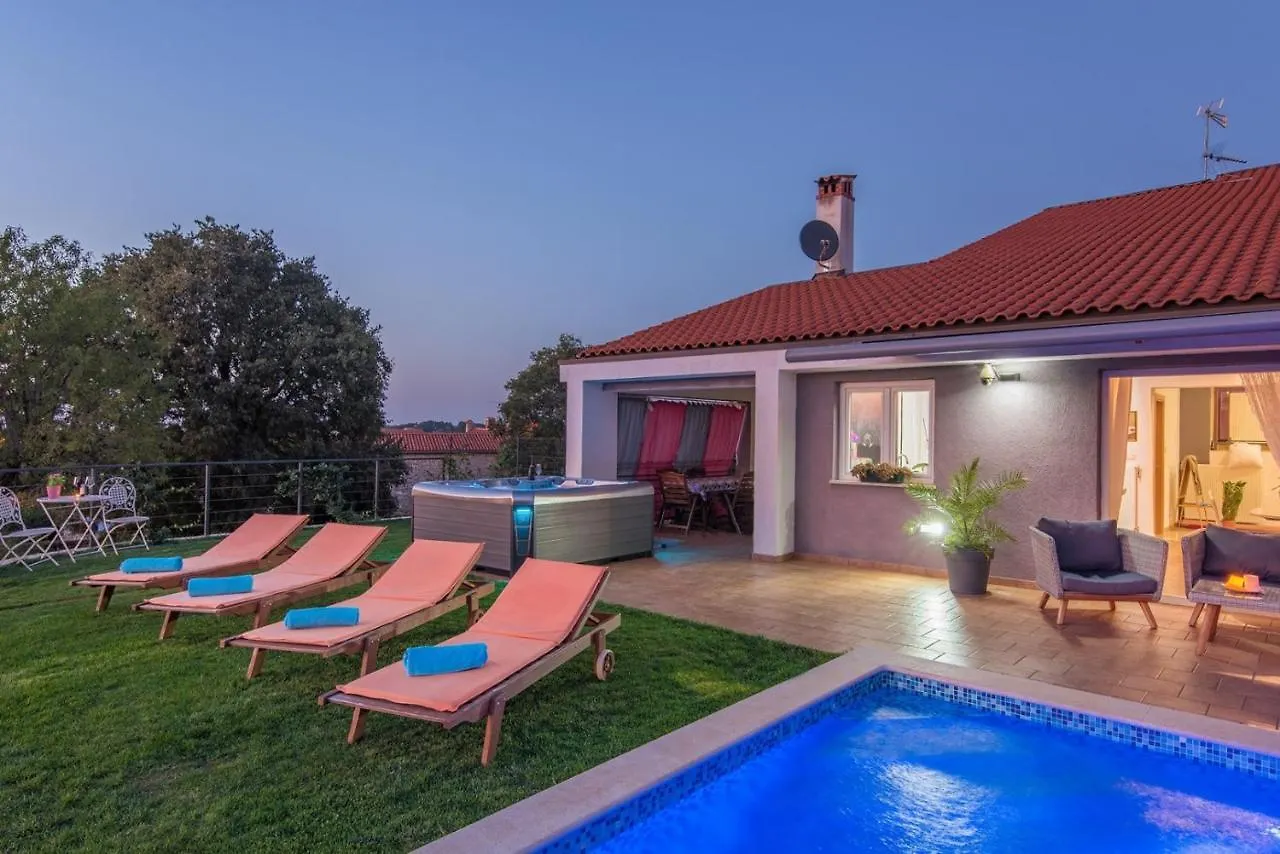 Modern Villa Di Rovigno With Pool, Hot Tub And Sea View Rovinjsko Selo