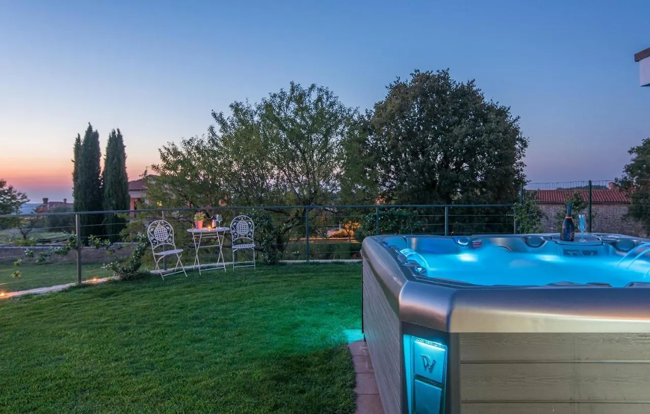 Modern Villa Di Rovigno With Pool, Hot Tub And Sea View Rovinjsko Selo